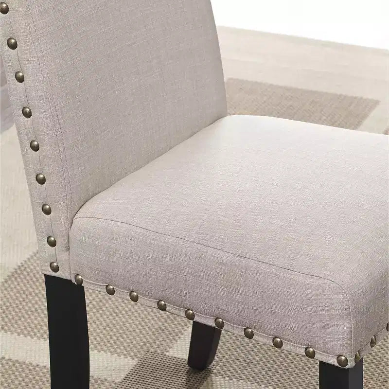 Chaises de salle à manger en tissu avec clous décoratifs, couleur havane