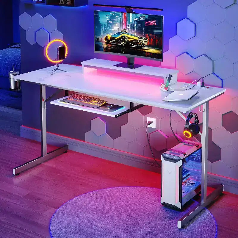Bureau gaming de 63 pouces avec lumières LED et prises de courant, bureau d'ordinateur avec support d'écran et tiroir clavier pour bureau à domicile