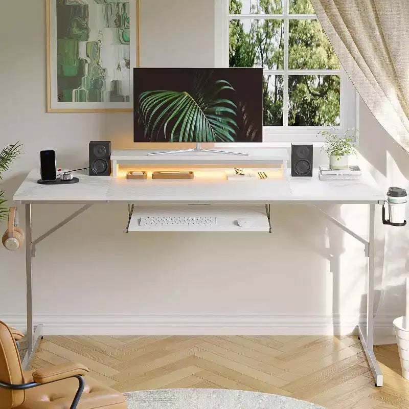 Bureau gaming de 63 pouces avec lumières LED et prises de courant, bureau d'ordinateur avec support d'écran et tiroir clavier pour bureau à domicile