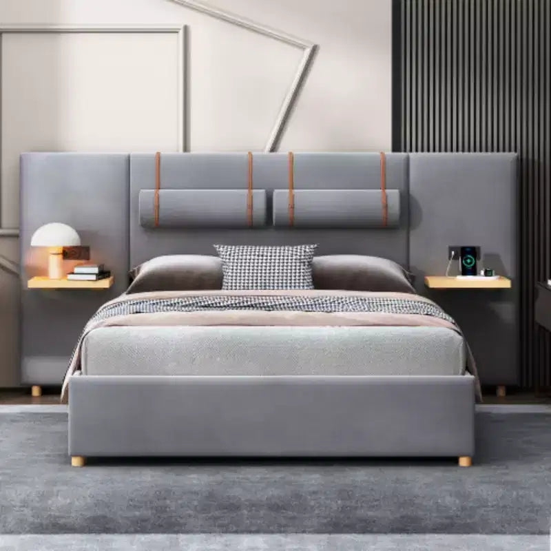 Lit plateforme capitonné en velours Queen Size avec chargement USB et étagères de rangement – Beige / Gris