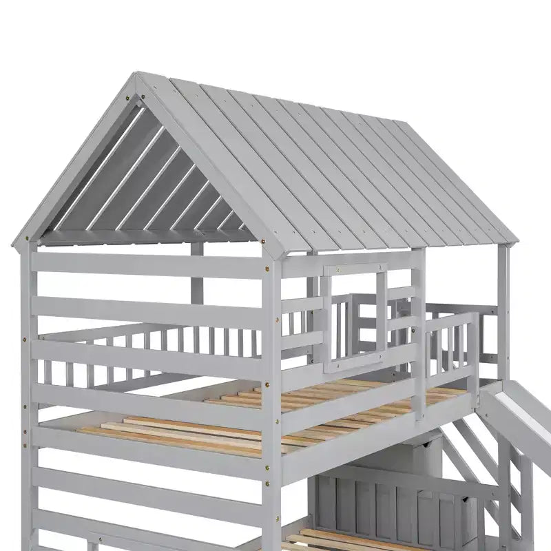 Lit superposé cabane jumeau sur jumeau avec lit gigogne et toboggan, escalier de rangement, toit et design de fenêtre